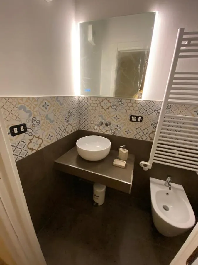 Bed and Breakfast Number 12 Bari 0*,  Italia