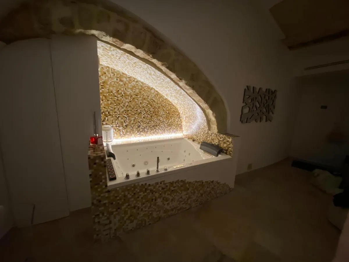 Number 12 Bari Bed & Breakfast Italy